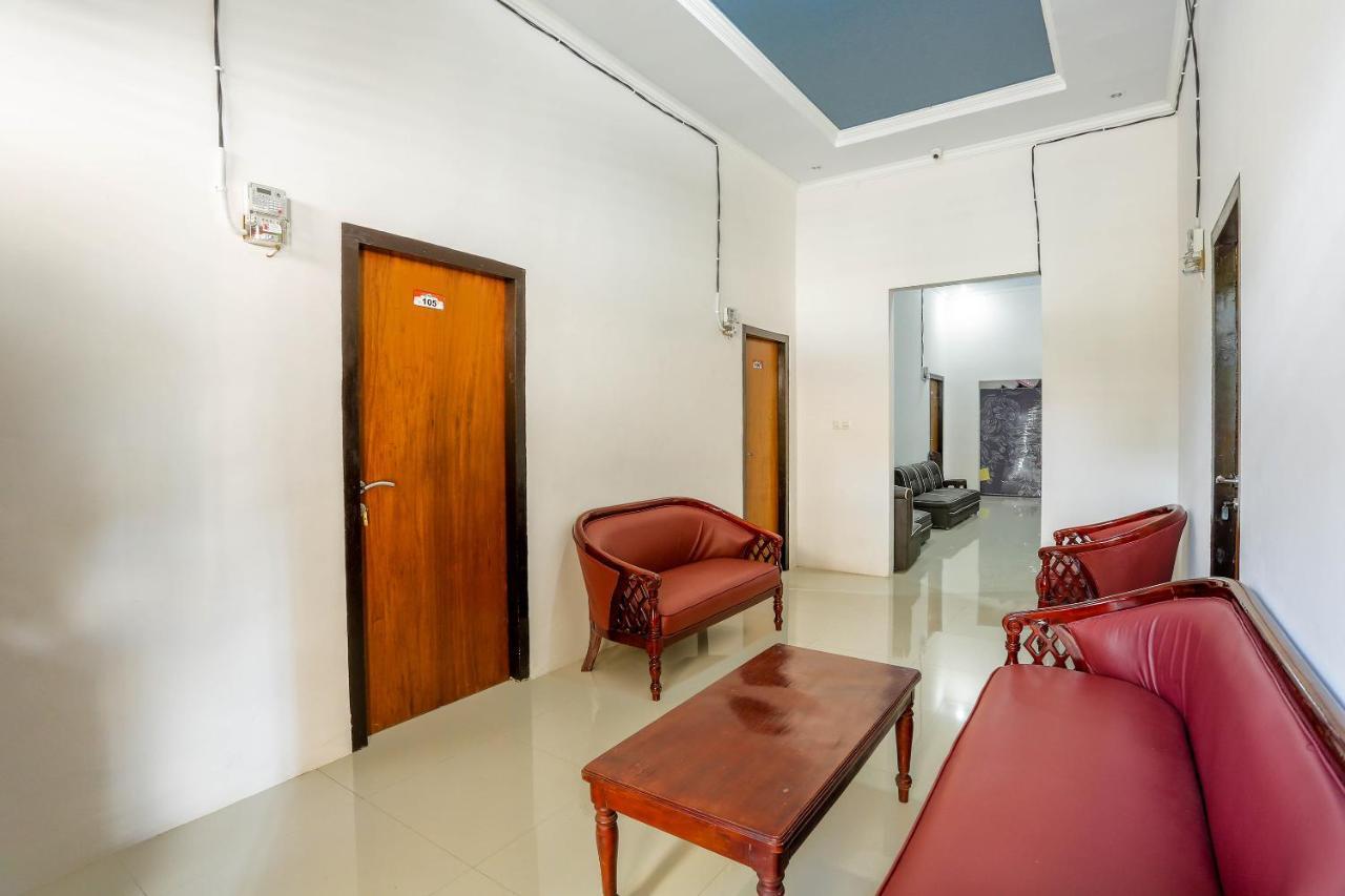 Spot On 1784 Tnc Residence Syariah Mataram Dış mekan fotoğraf