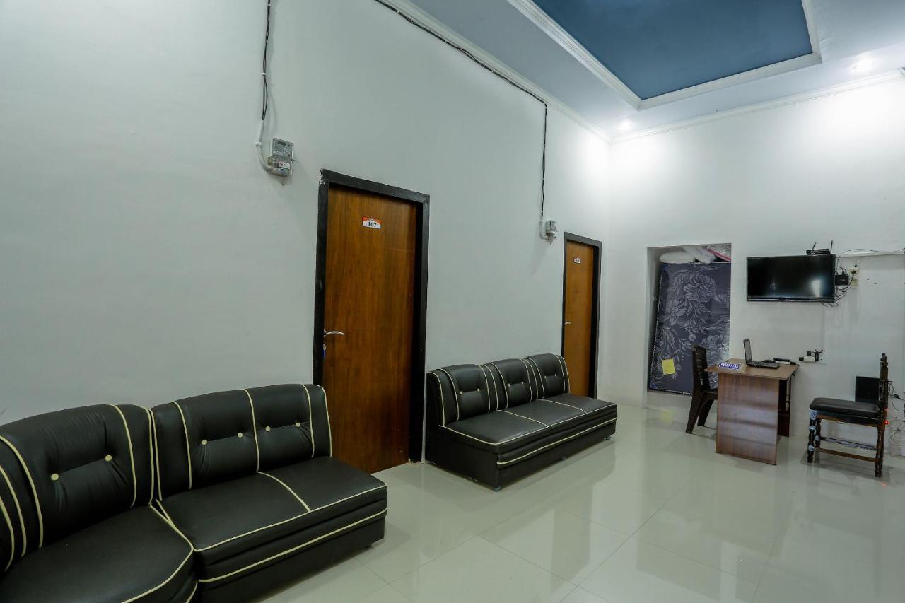 Spot On 1784 Tnc Residence Syariah Mataram Dış mekan fotoğraf