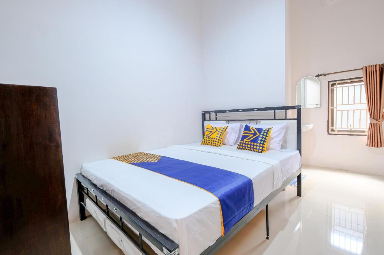 Spot On 1784 Tnc Residence Syariah Mataram Dış mekan fotoğraf